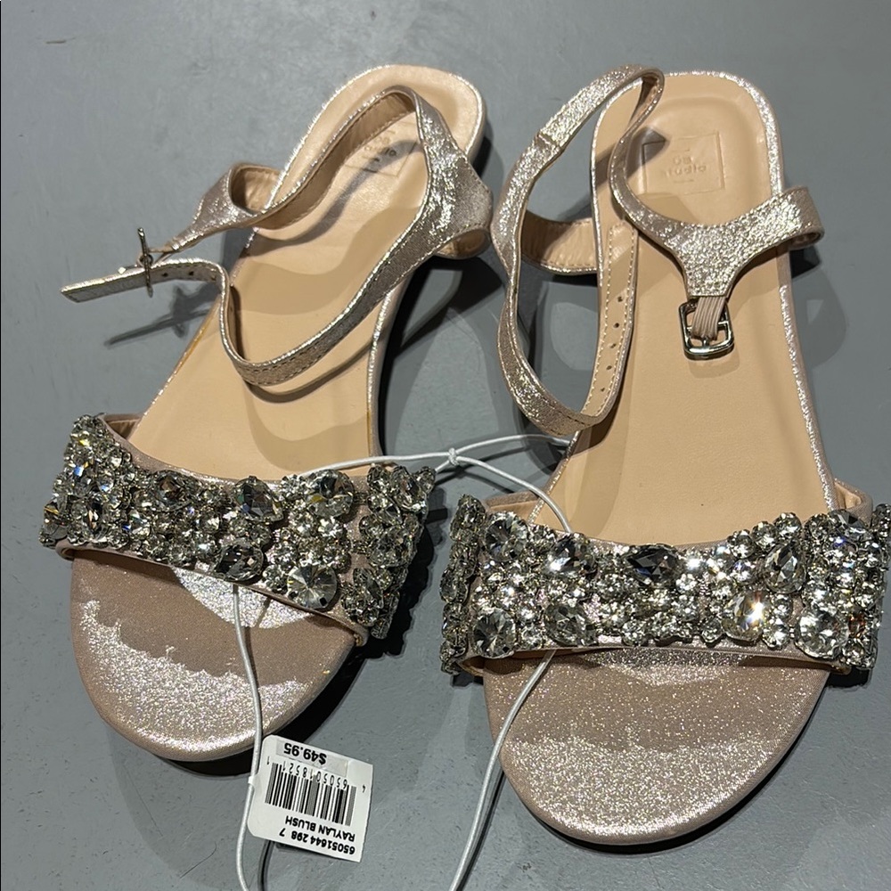 Elegant Glitter Sandals with Rhinestone Embellishments
